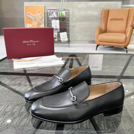 フェラガモ ビジネスシューズ