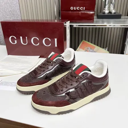 グッチ カジュアルシューズ