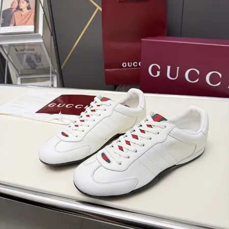 グッチ カジュアルシューズ