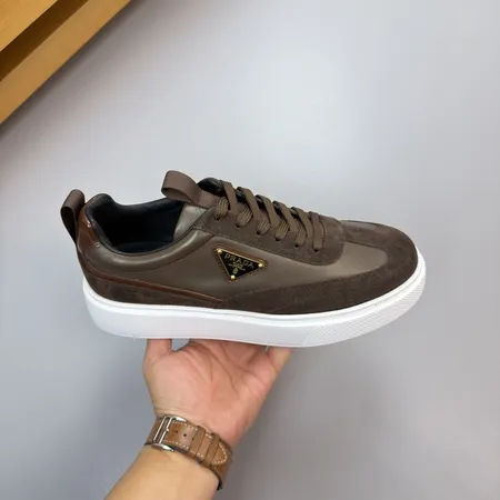 プラダ カジュアルシューズ