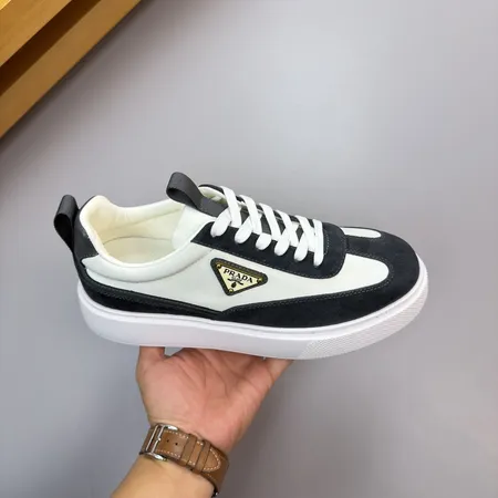 プラダ カジュアルシューズ