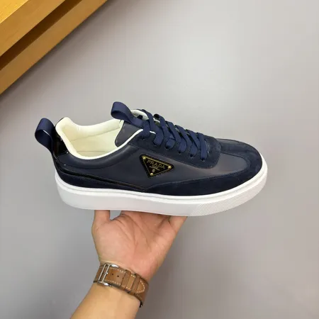 プラダ カジュアルシューズ