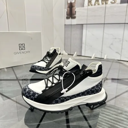 ジバンシィ スニーカー