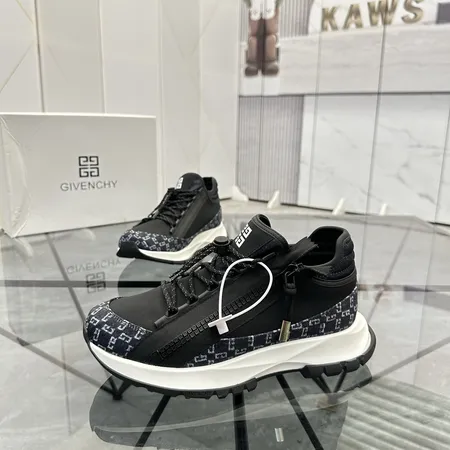 ジバンシィ スニーカー