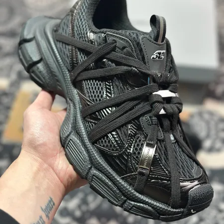 バレンシアガ スニーカー