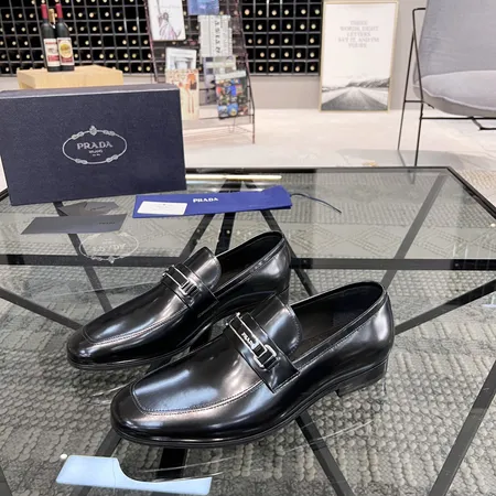 プラダ ビジネスシューズ