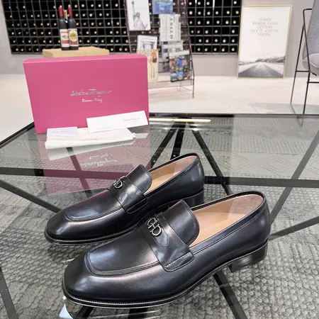 フェラガモ ビジネスシューズ