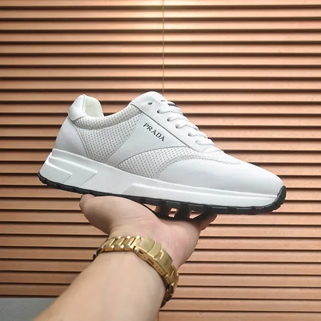 プラダ スニーカー
