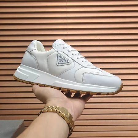 プラダ スニーカー