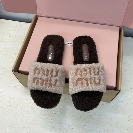 ミュウミュウ スリッパ