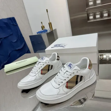 バーバリー ス カジュアルシューズ