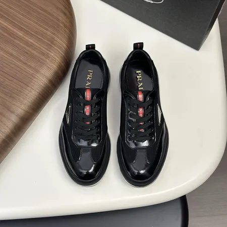 プラダ カジュアルシューズ