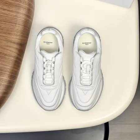 ジバンシィ カジュアルシューズ