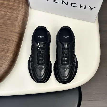 ジバンシィ カジュアルシューズ