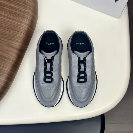 ジバンシィ カジュアルシューズ