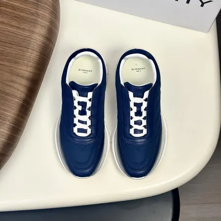 ジバンシィ カジュアルシューズ