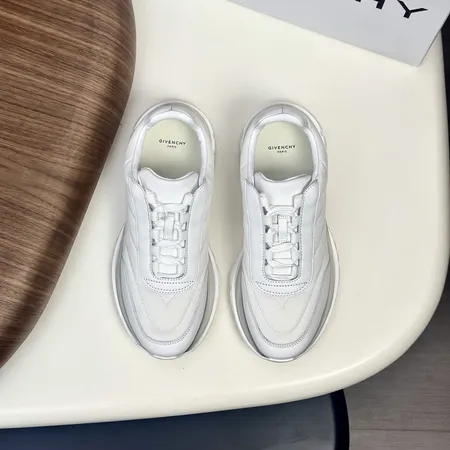 ジバンシィ カジュアルシューズ