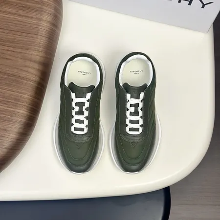 ジバンシィ カジュアルシューズ