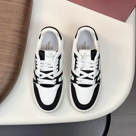 ヴァレンティノ カジュアルシューズ