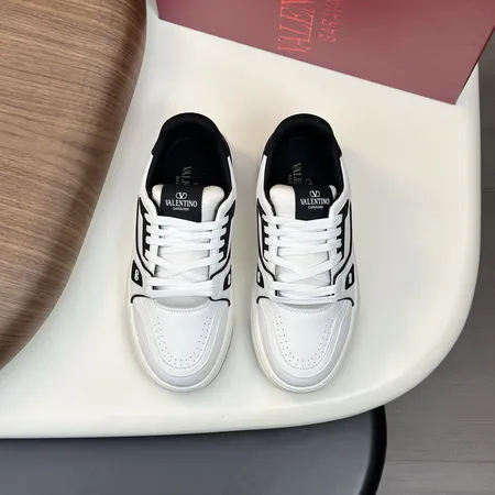 ヴァレンティノ カジュアルシューズ