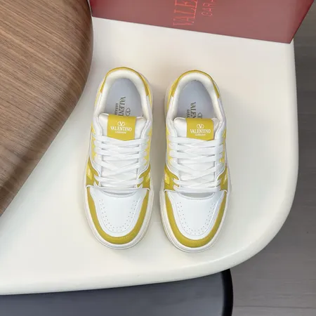 ヴァレンティノ カジュアルシューズ