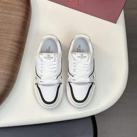 ヴァレンティノ カジュアルシューズ