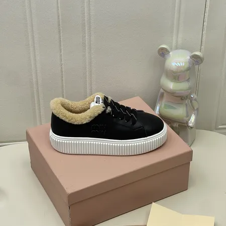 ミュウミュウ カジュアルシューズ