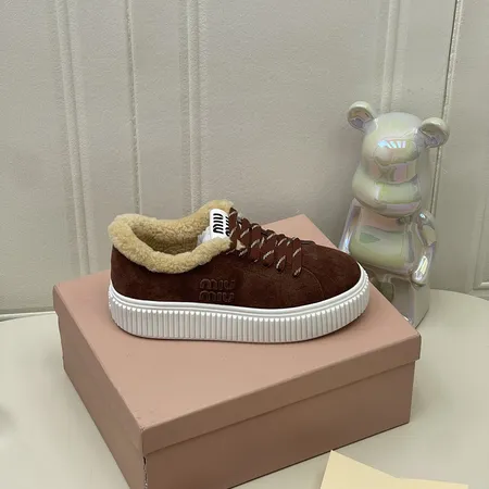 ミュウミュウ カジュアルシューズ