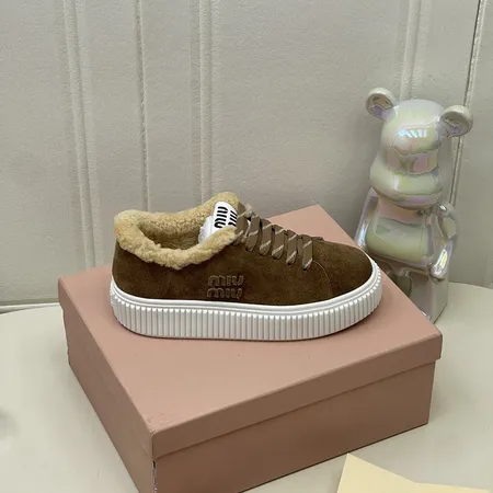 ミュウミュウ カジュアルシューズ