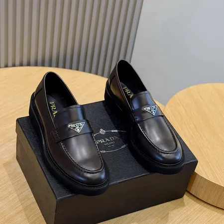 プラダ ビジネスシューズ