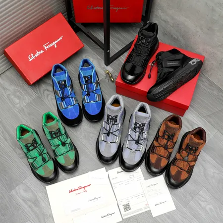 フェラガモ カジュアルシューズ