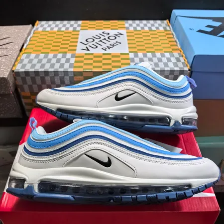 ナイキ スニーカー