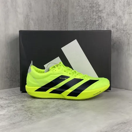 アディダス スニーカー