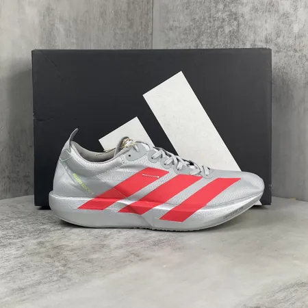 アディダス スニーカー