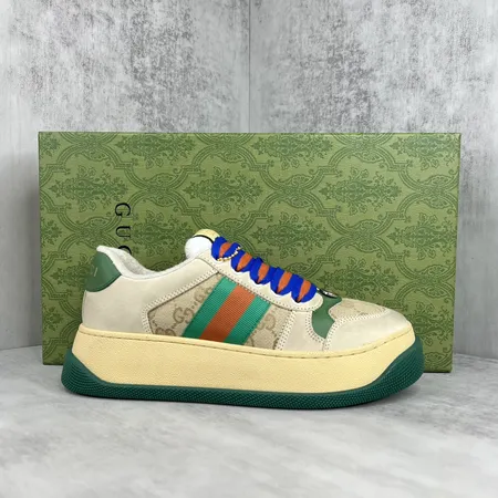 グッチ カジュアルシューズ