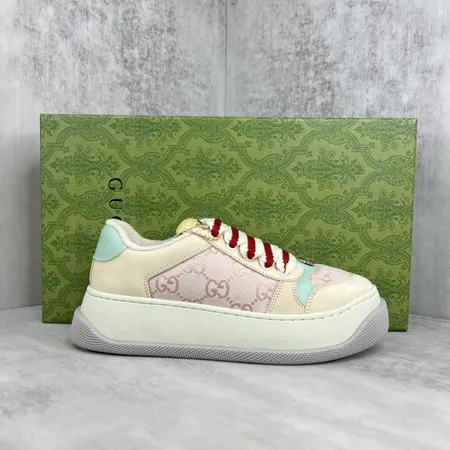 グッチ カジュアルシューズ