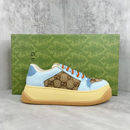 グッチ カジュアルシューズ