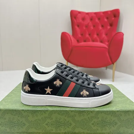 グッチ カジュアルシューズ