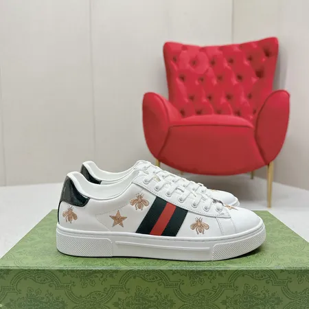 グッチ カジュアルシューズ