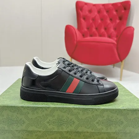 グッチ カジュアルシューズ