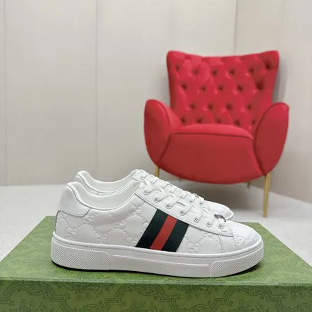 グッチ カジュアルシューズ