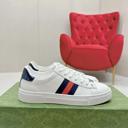 グッチ カジュアルシューズ