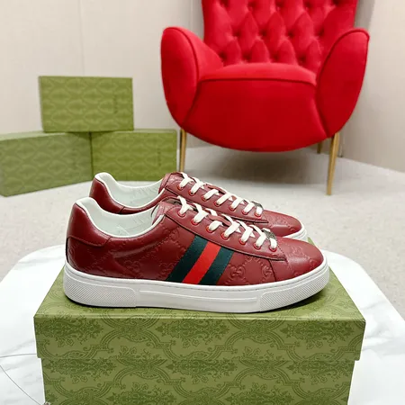 グッチ カジュアルシューズ