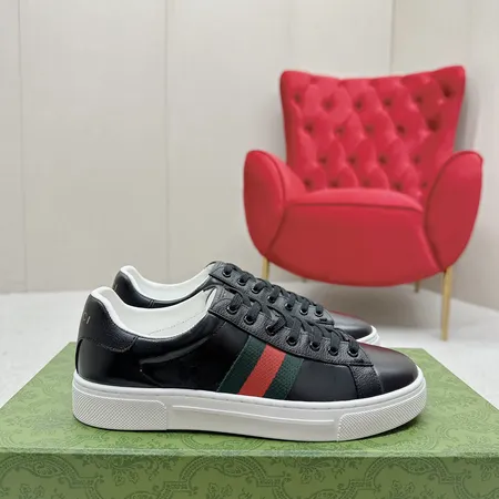 グッチ カジュアルシューズ
