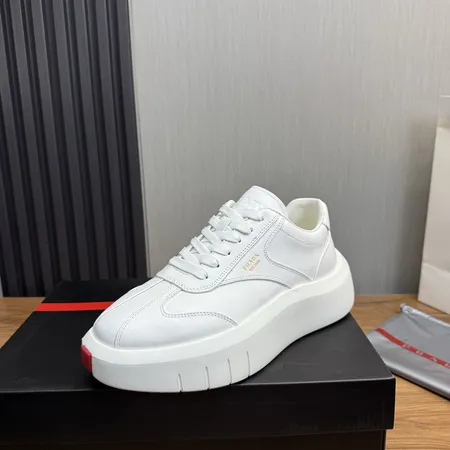 プラダ カジュアルシューズ