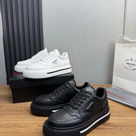 プラダ カジュアルシューズ