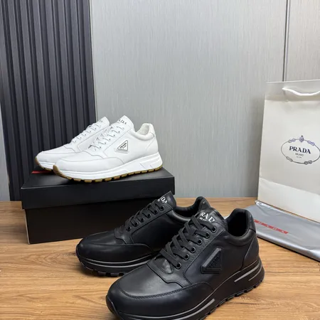 プラダ カジュアルシューズ