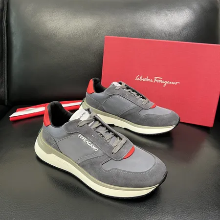 フェラガモ カジュアルシューズ