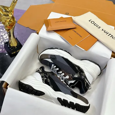 ルイヴィトン スニーカー