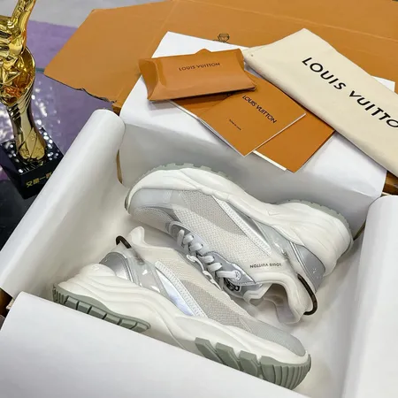 ルイヴィトン スニーカー